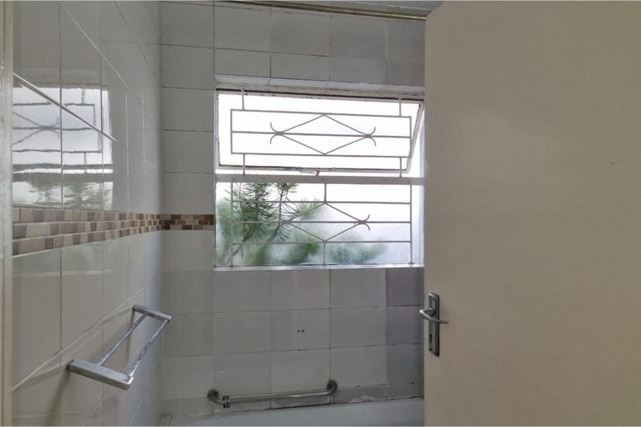 To Let 2 Bedroom Property for Rent in Green Point Western Cape